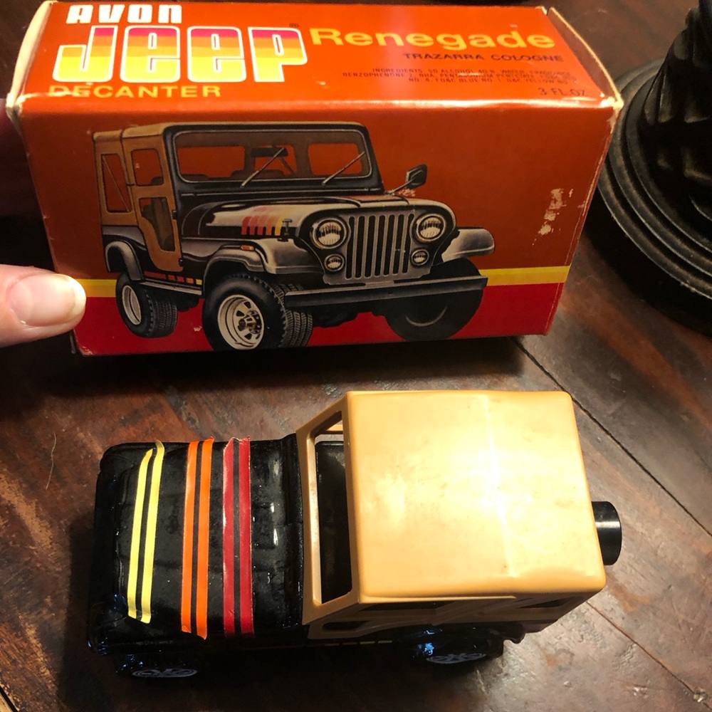 Vintage ‘81 Avon Jeep Renegade cologne, original box w/ contents, fab condition